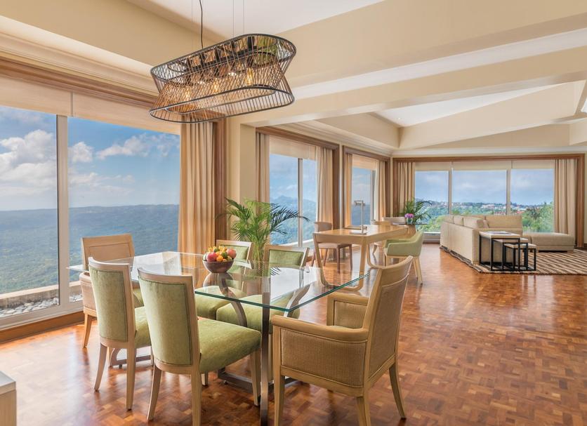 Dining room Photo