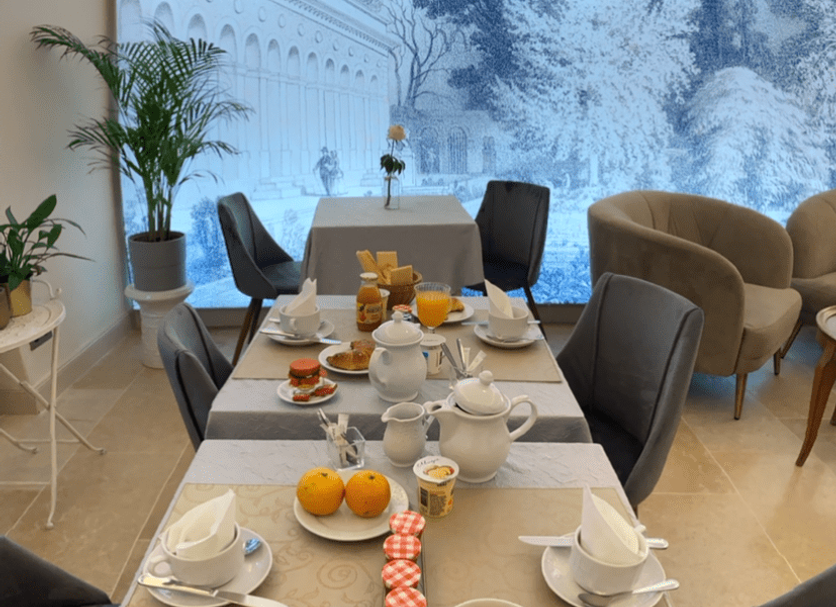 Dining room Photo